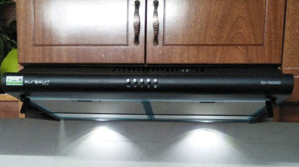 Máy hút mùi Eurosun EH-60C05D/70C05D ( hút khoẻ, êm- lưới 5 lớp Inox)
