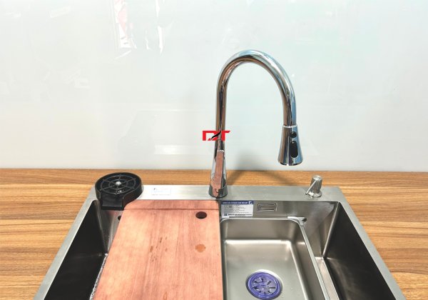 Vòi rửa bát rút dây Roslerer RL-986