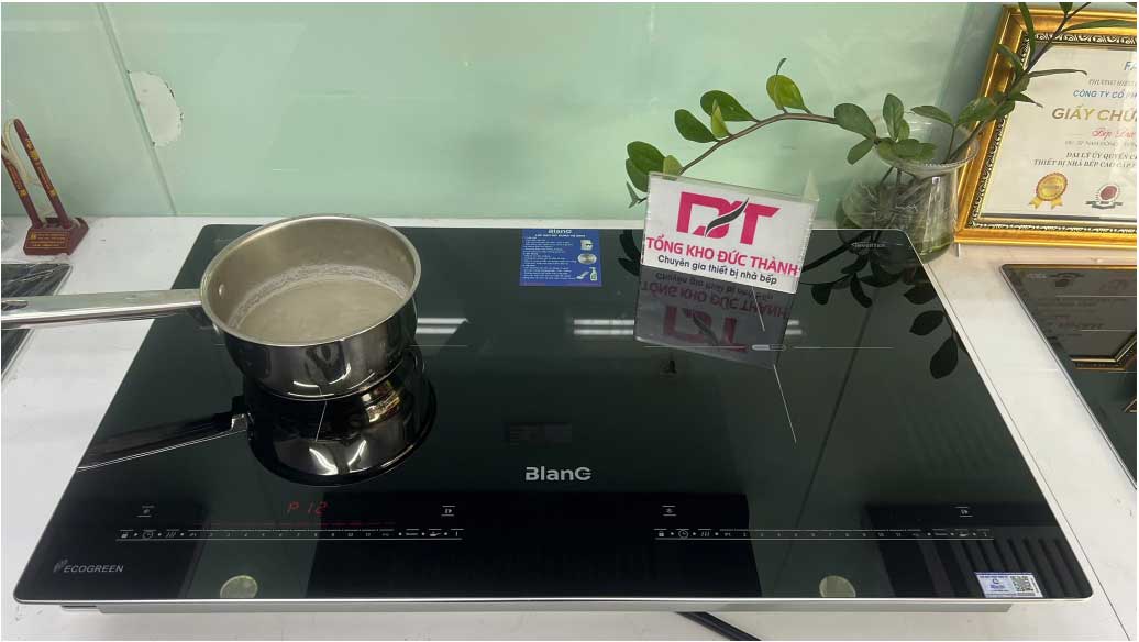 Bếp từ đôi BlanC BA 569DI bo viền kính