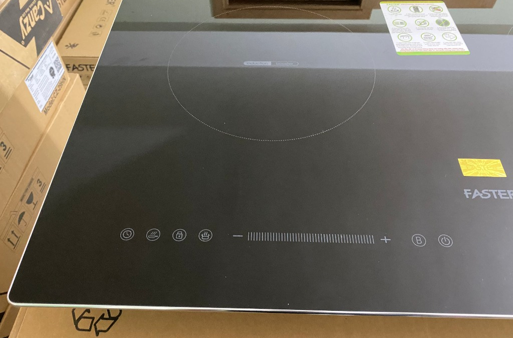 Bếp từ Faster FS 825i (nhập khẩu Malaysia)