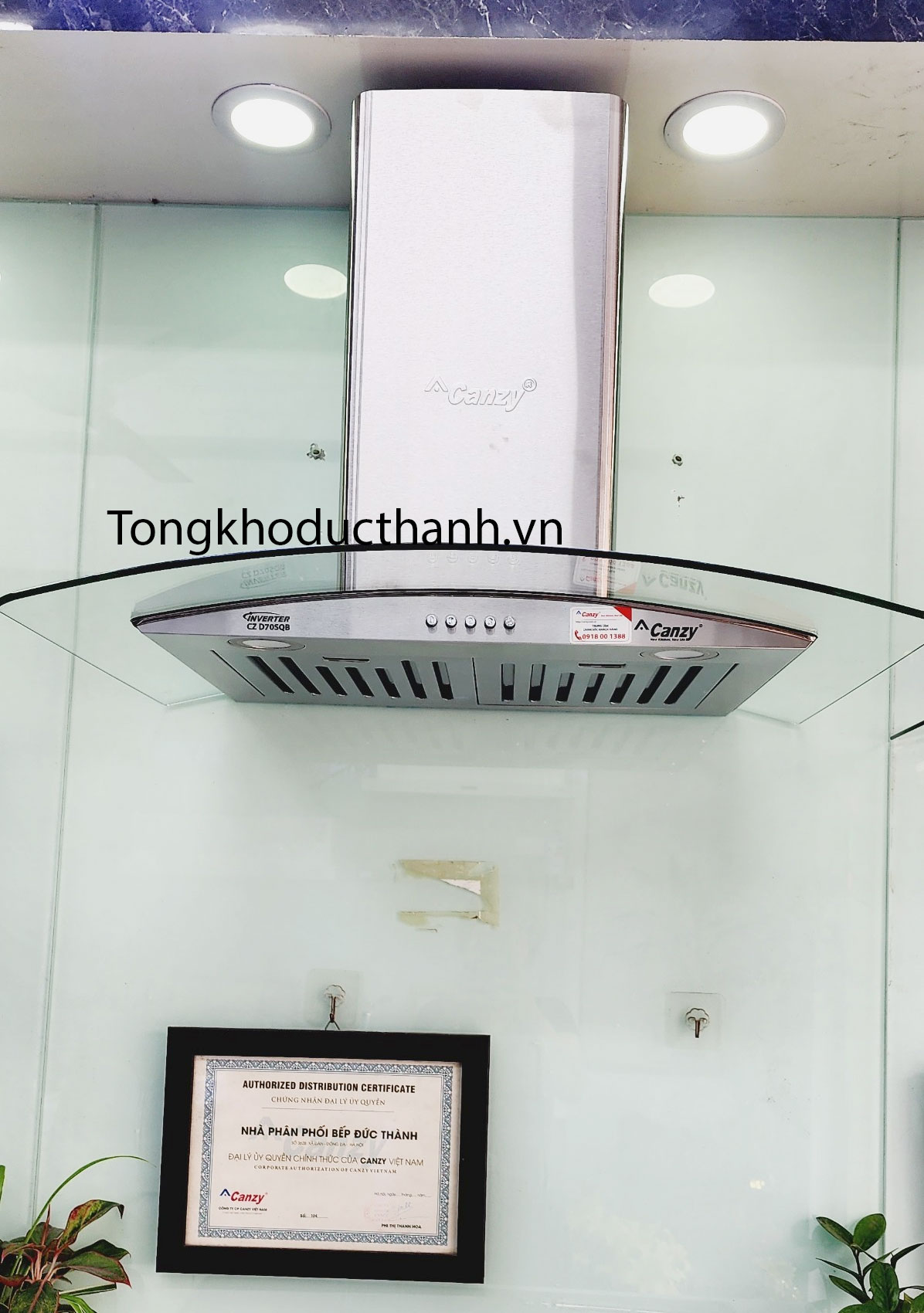 Máy hút mùi Canzy CZ D70SQB