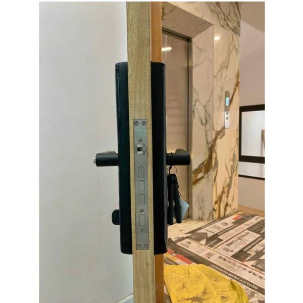 Khóa cửa thông minh Giovani GSL-A3BK