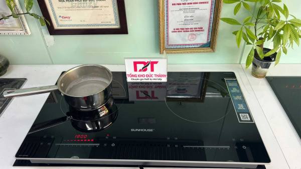 Bếp từ Sunhouse SHB588DI