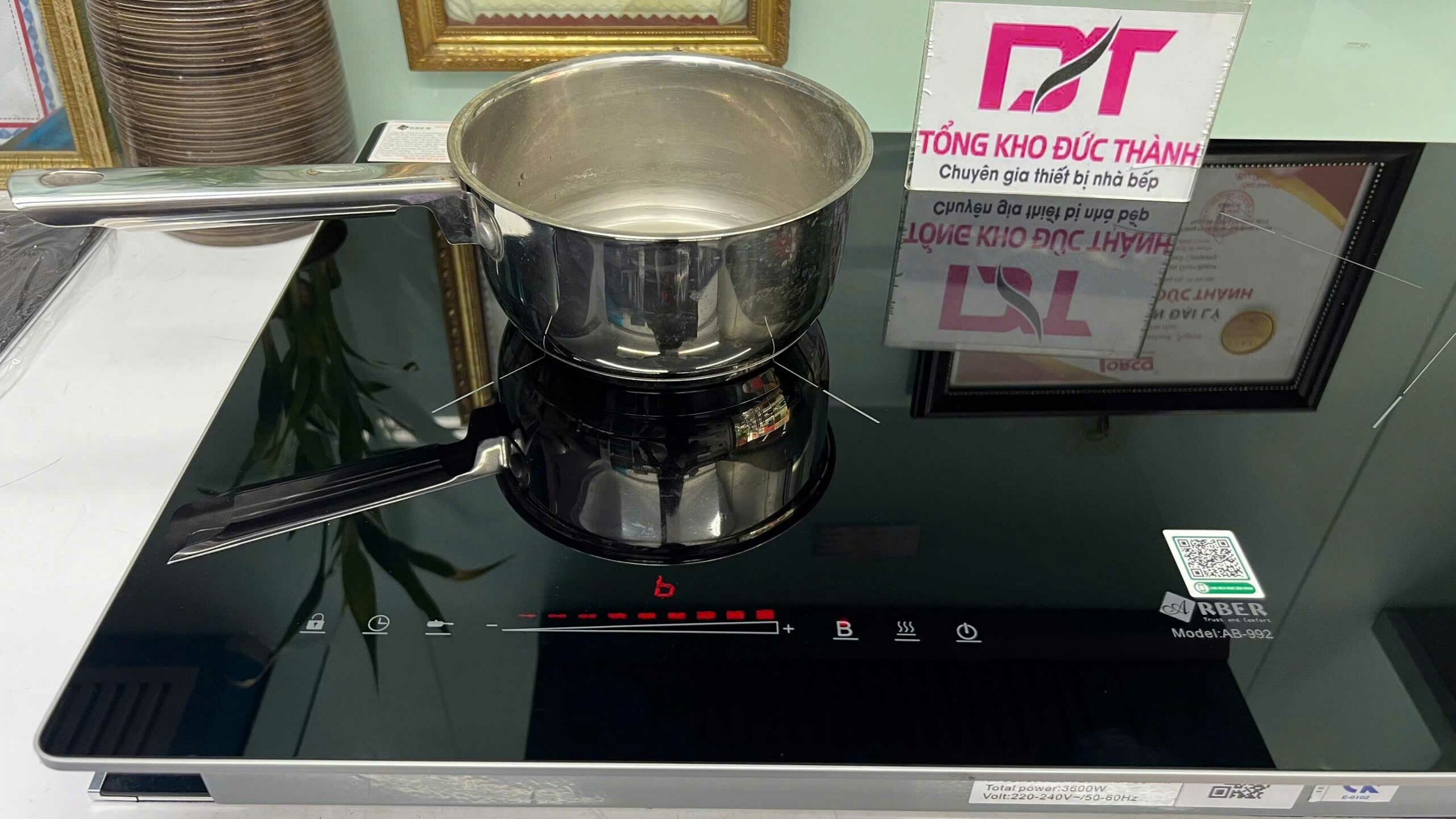 Bếp từ Arber AB-992 bo viền nhôm mẫu mới 2026